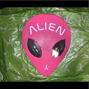 Brand new Jeffree star alien pallet